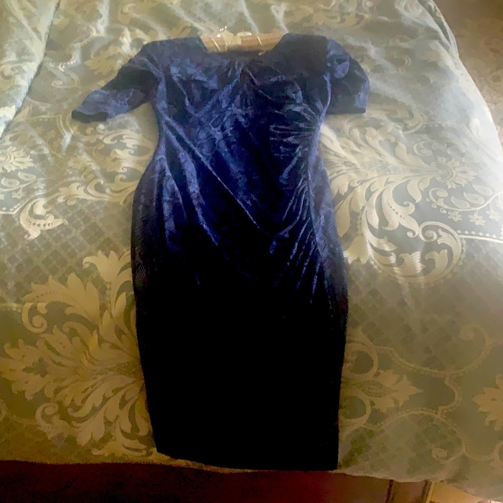 Blue snakeskin keyhole dress